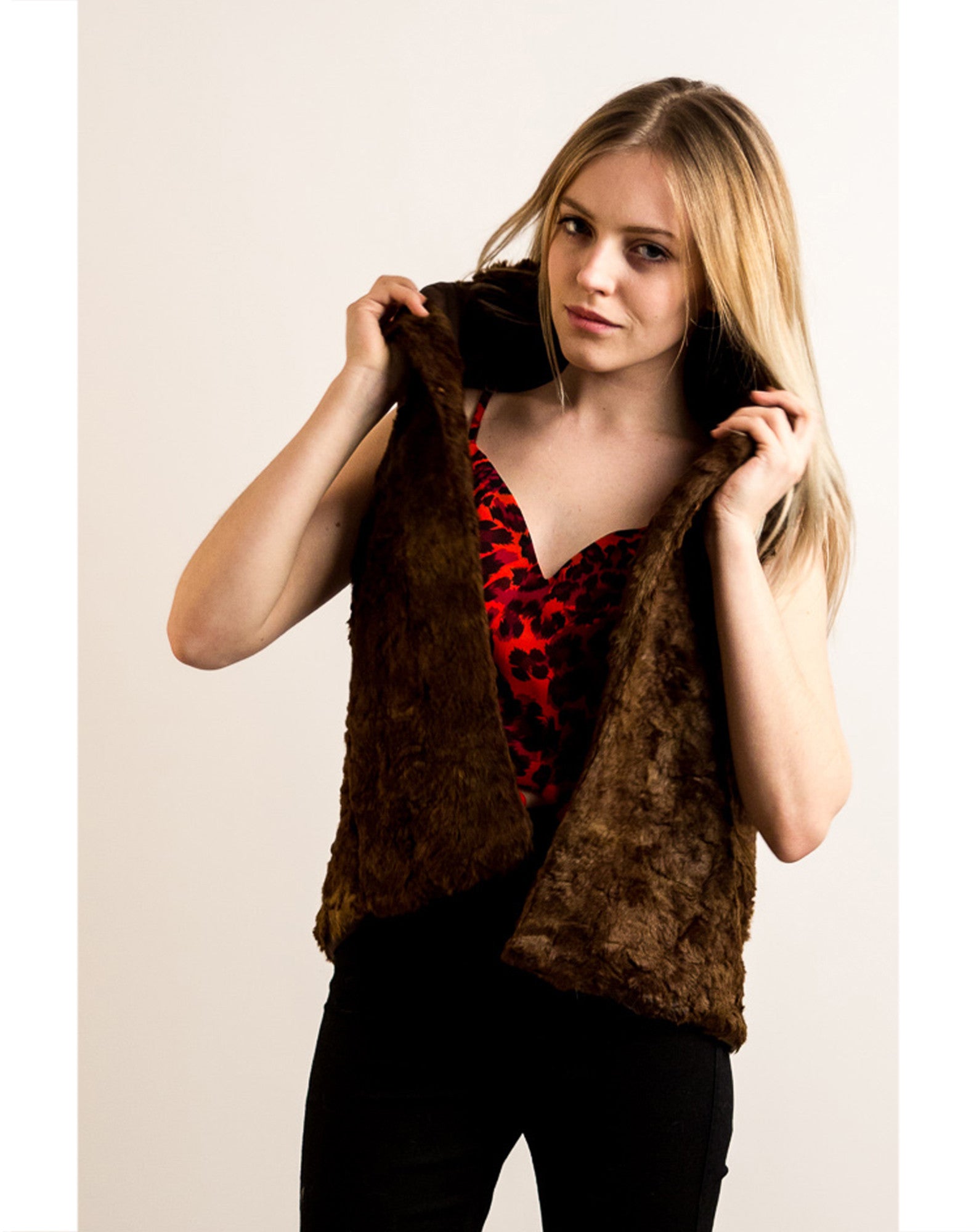 Olivia Row™ | Brown Faux Fur Gilet