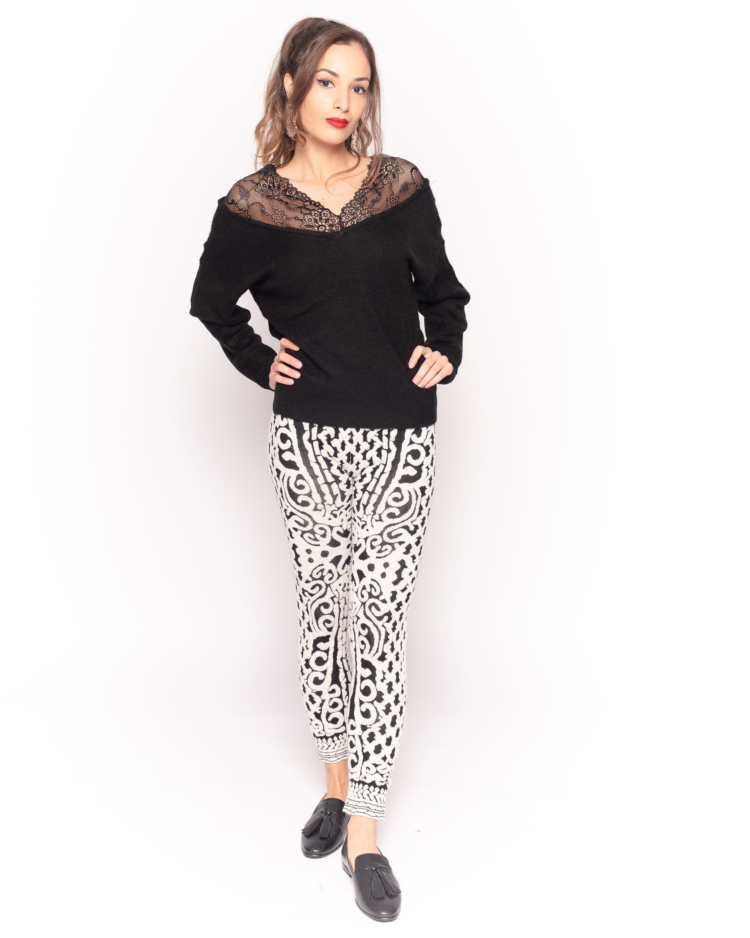 Olivia Row™ | Knitted black white baroque print leggings