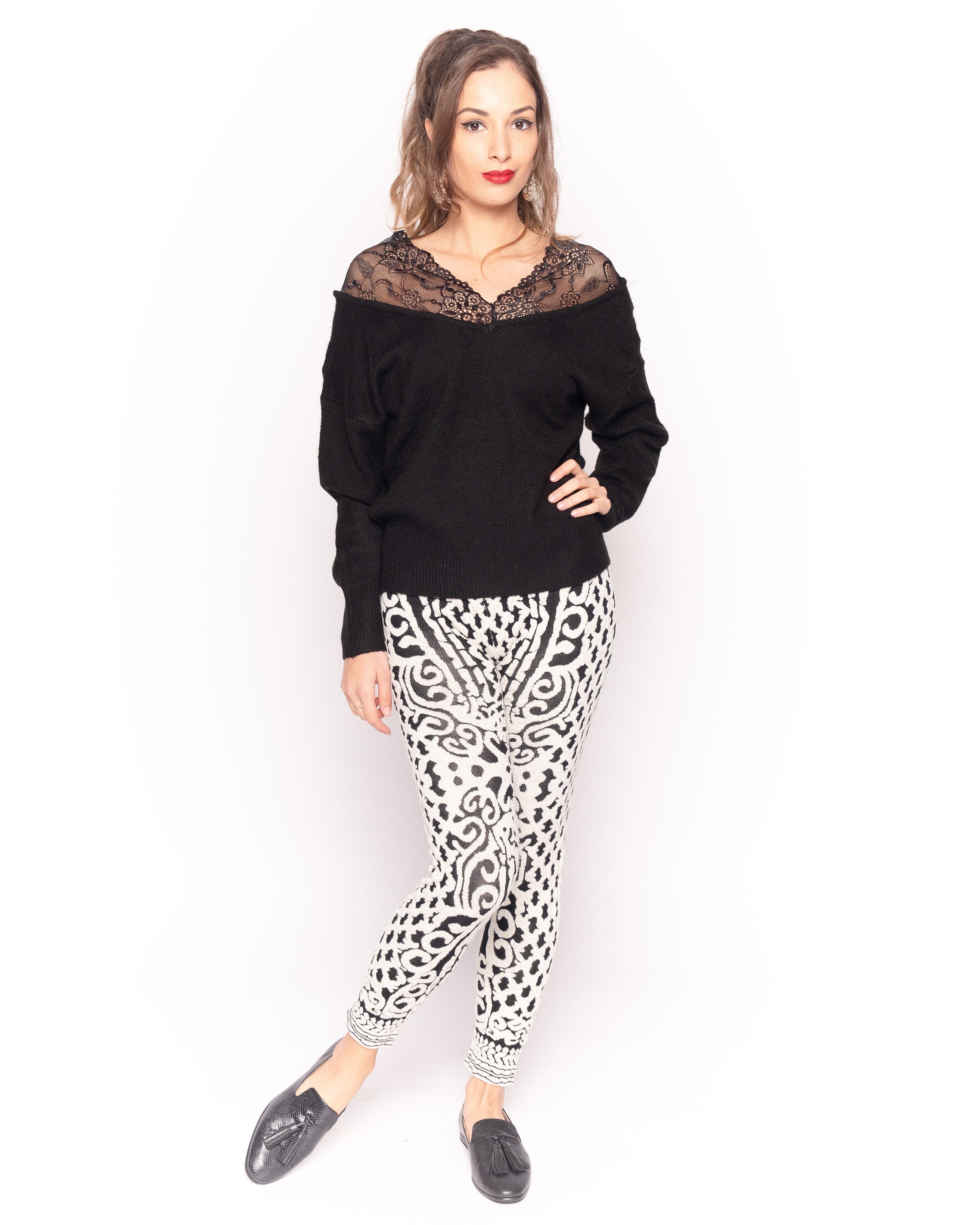 Olivia Row™ | Knitted black white baroque print leggings