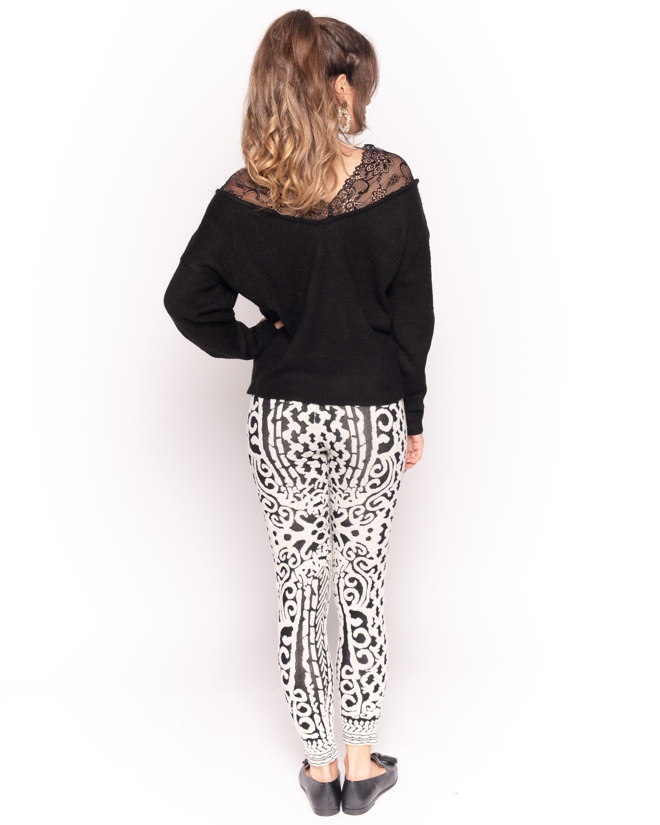 Olivia Row™ | Knitted black white baroque print leggings