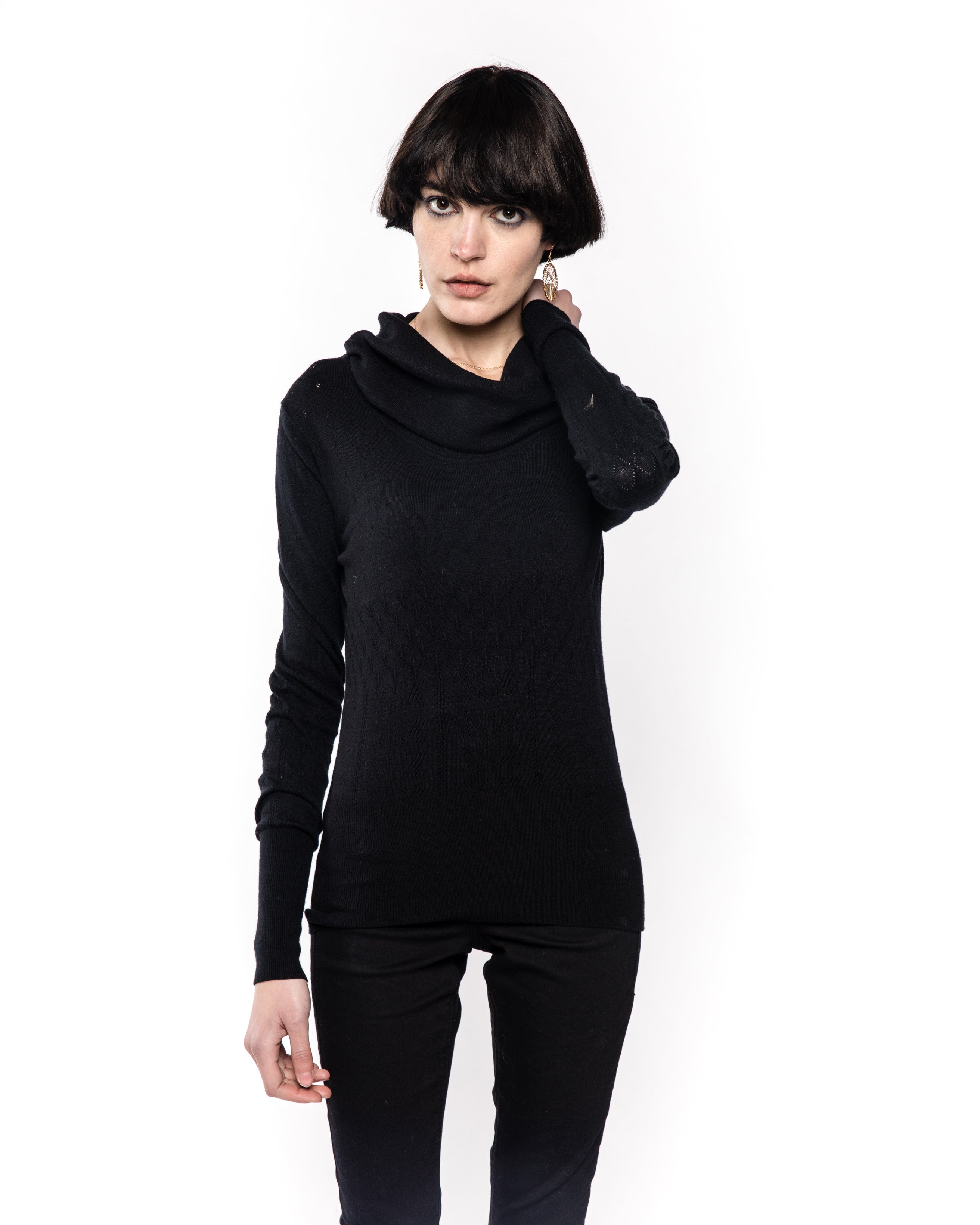 Olivia Row™ | Black color turtleneck knitted Jumper