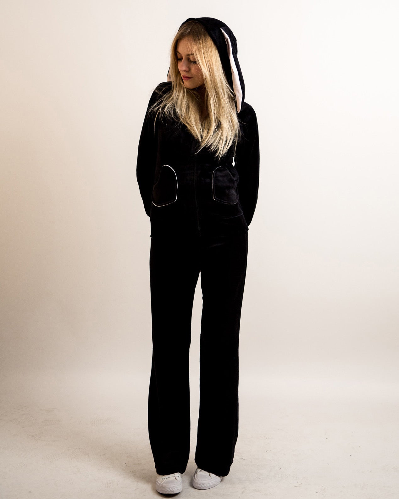 Olivia Row™ | Bunnies Ears Velour Tracksuits (Black)