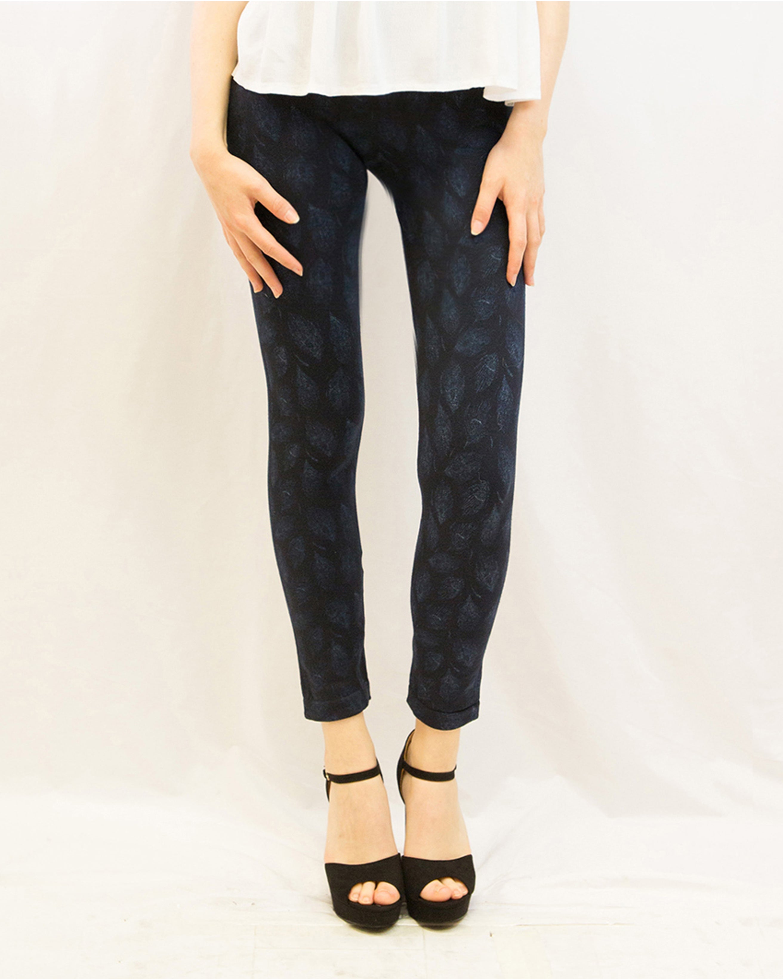 Olivia Row™ | Blue leopard feather print fleece leggings