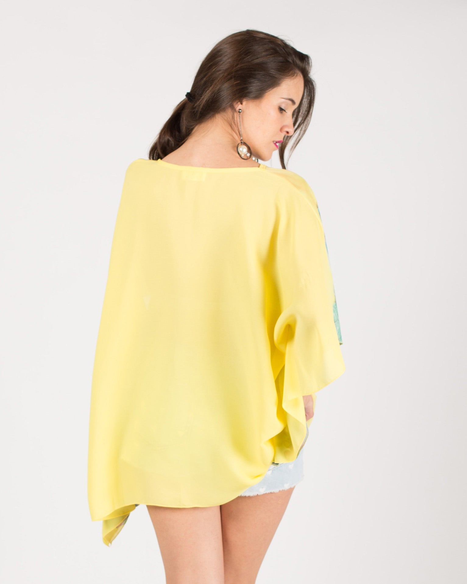 Olivia Row™ | Multi floral print oversized kimono top (Black)