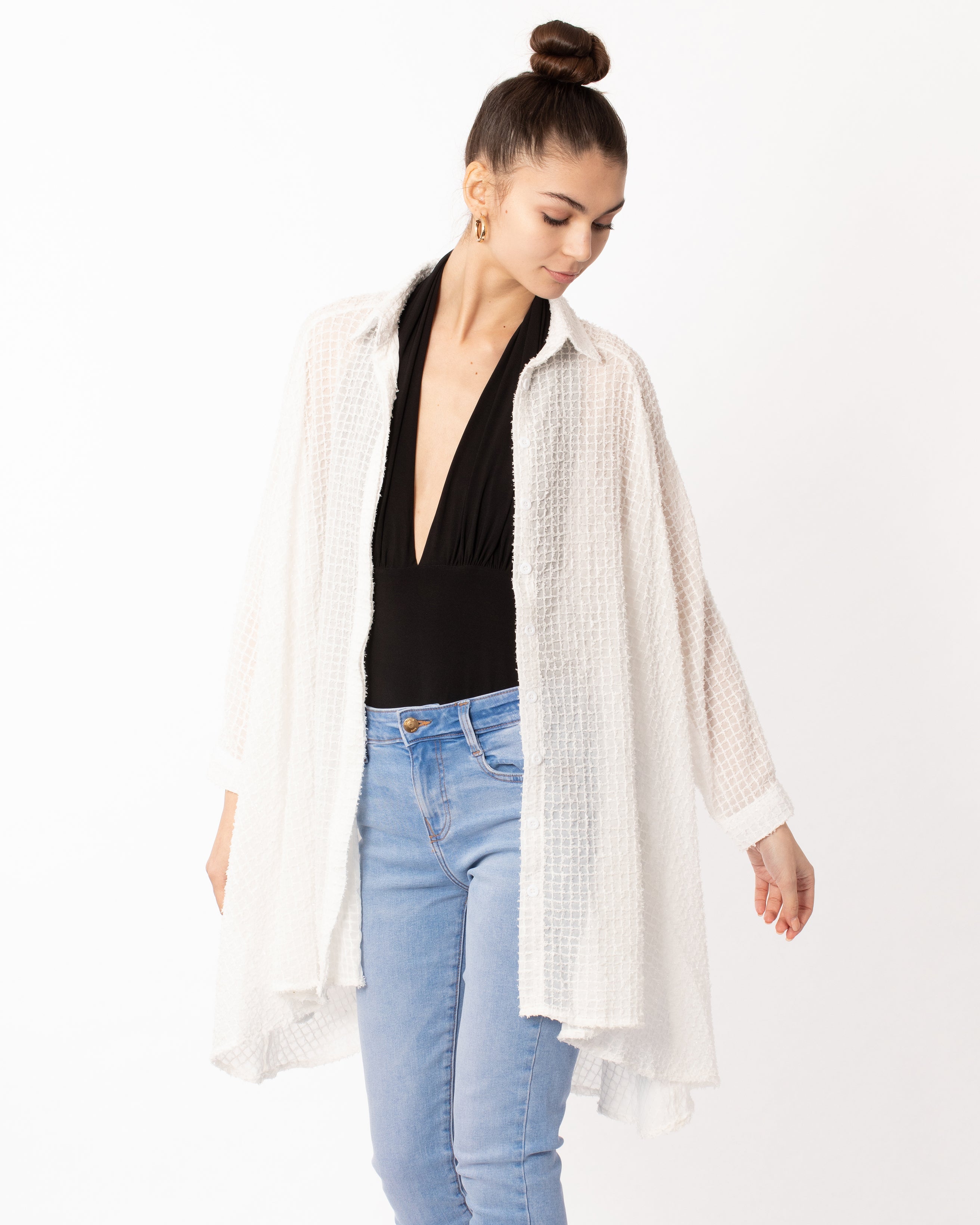 Olivia Row™ | Oversized shirt dress in white with shimmy hues fabric design