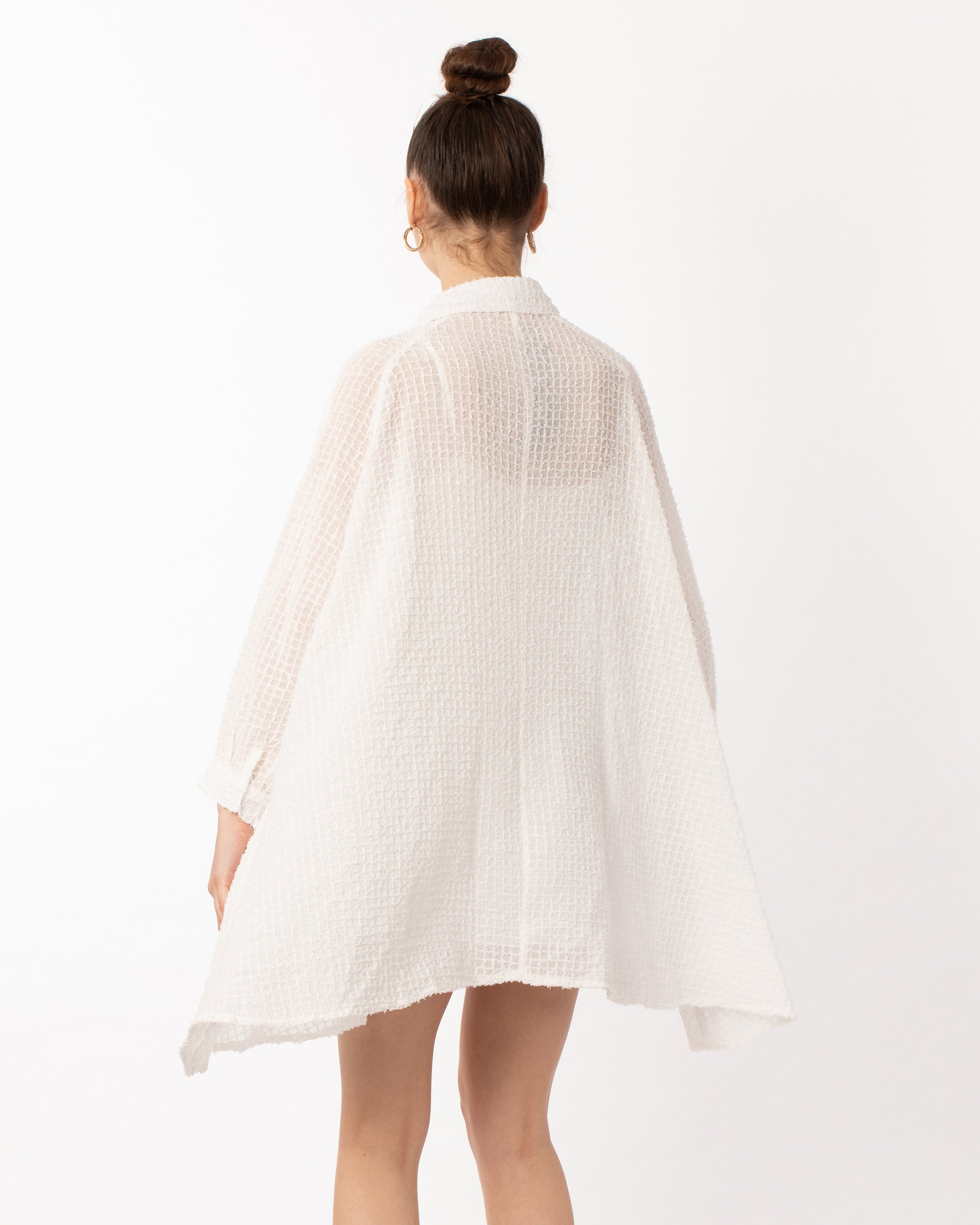Olivia Row™ | Oversized shirt dress in white with shimmy hues fabric design