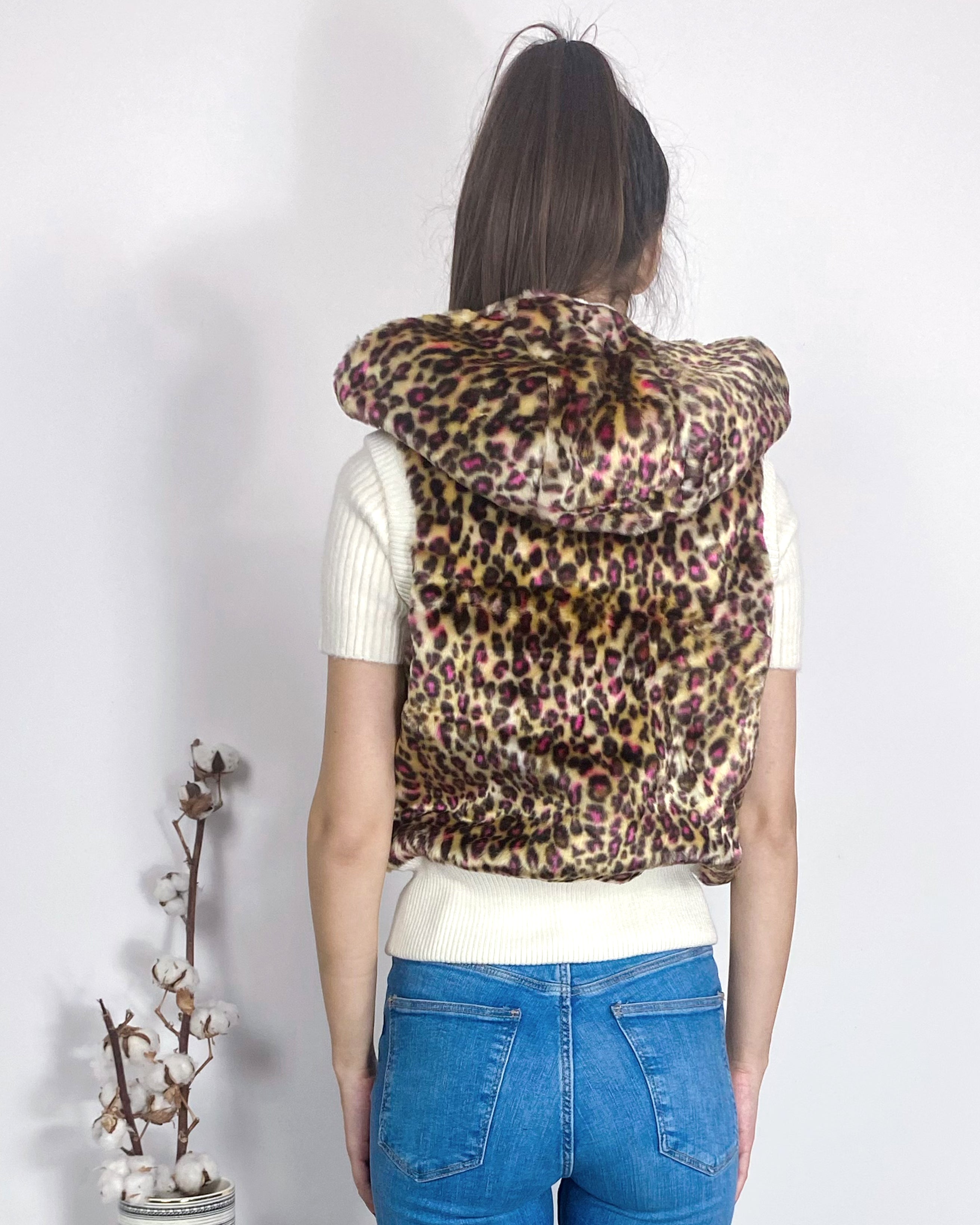 Olivia Row™ | Fuax Fur Short Gilet with removeable hoody in pink