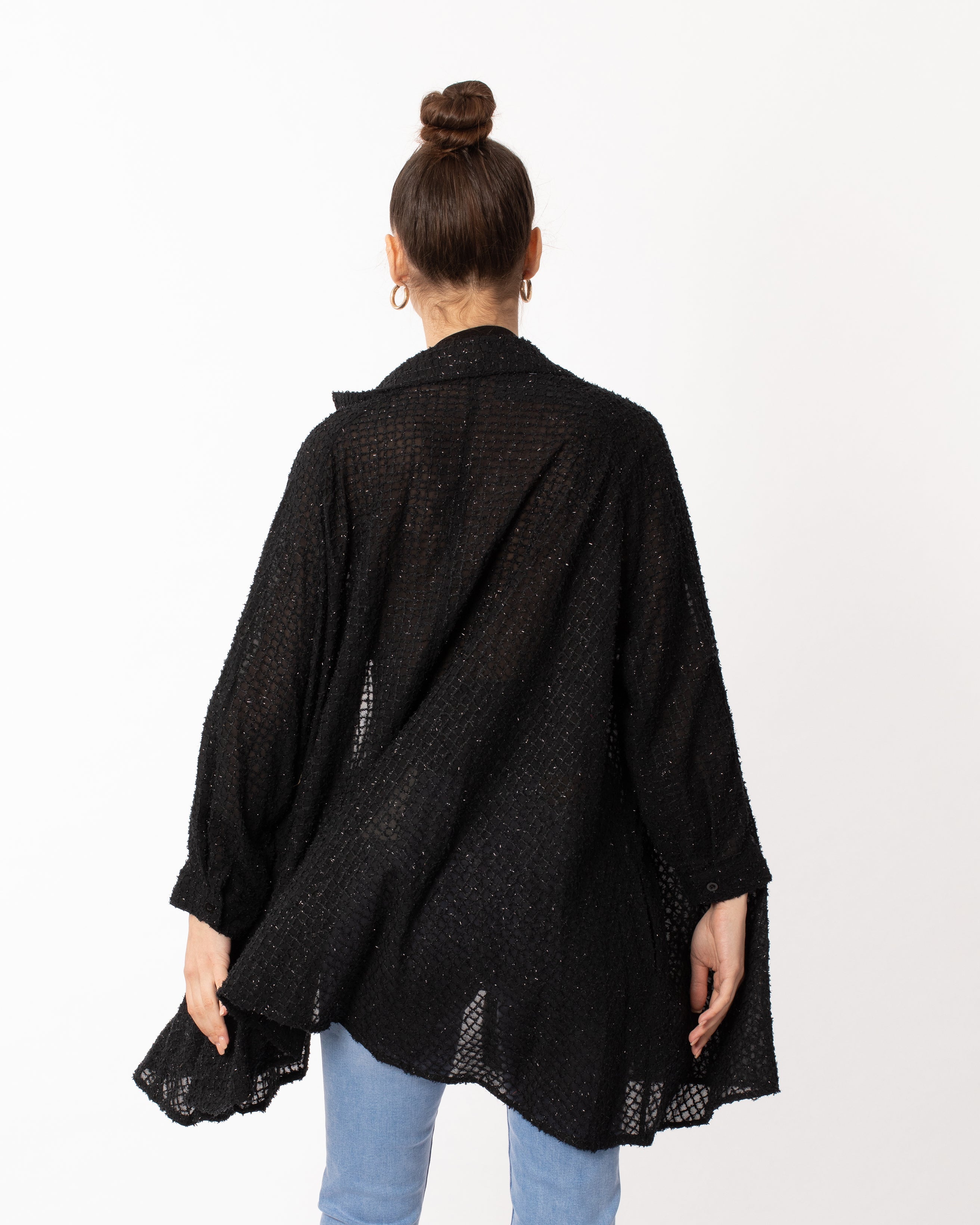 Olivia Row™ | Oversized shirt dress in black with shimmy hues fabric design