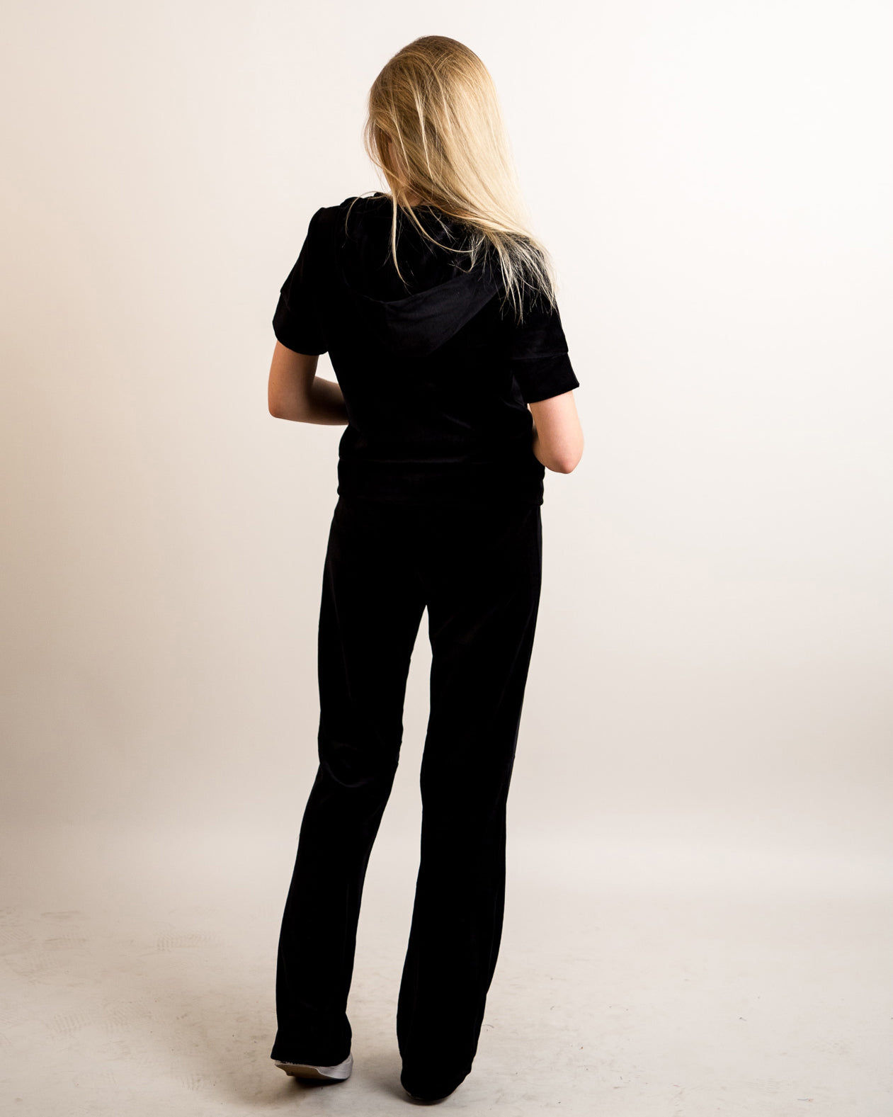 Olivia Row™ | Velour Tracksuits with short sleeves (BLACK)